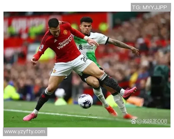 足球球星情绪失控引发场上冲突 严重影响比赛进程和球队士气 足球球星情绪失控引发场上冲突 严重影响比赛进程和球队士气